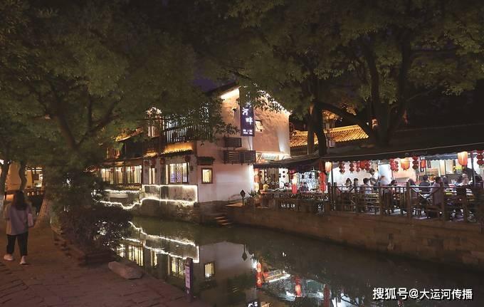 江西拾荒老人专注绘画40年，妻子绝望携子离开，网友：流浪的大师
